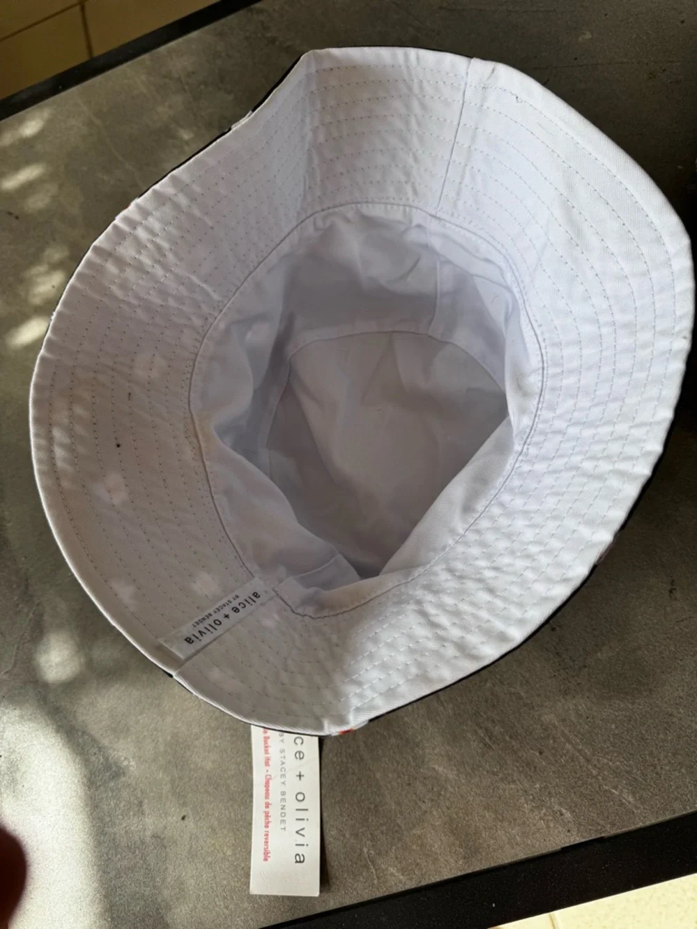 alice + olivia Black Daisy Print Bucket Hat - Picture 3 of 3